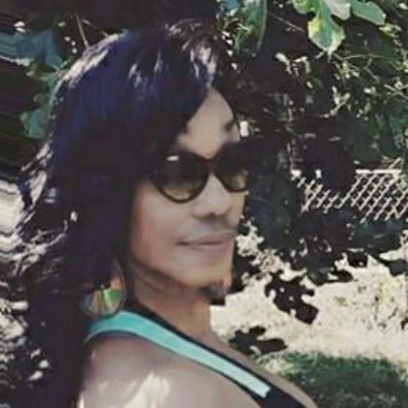 Meet your Posher, Lenora - Picture 1 of 1